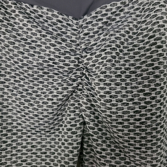 High Rise Butt Scrunch Leggings - Picture 7 of 7